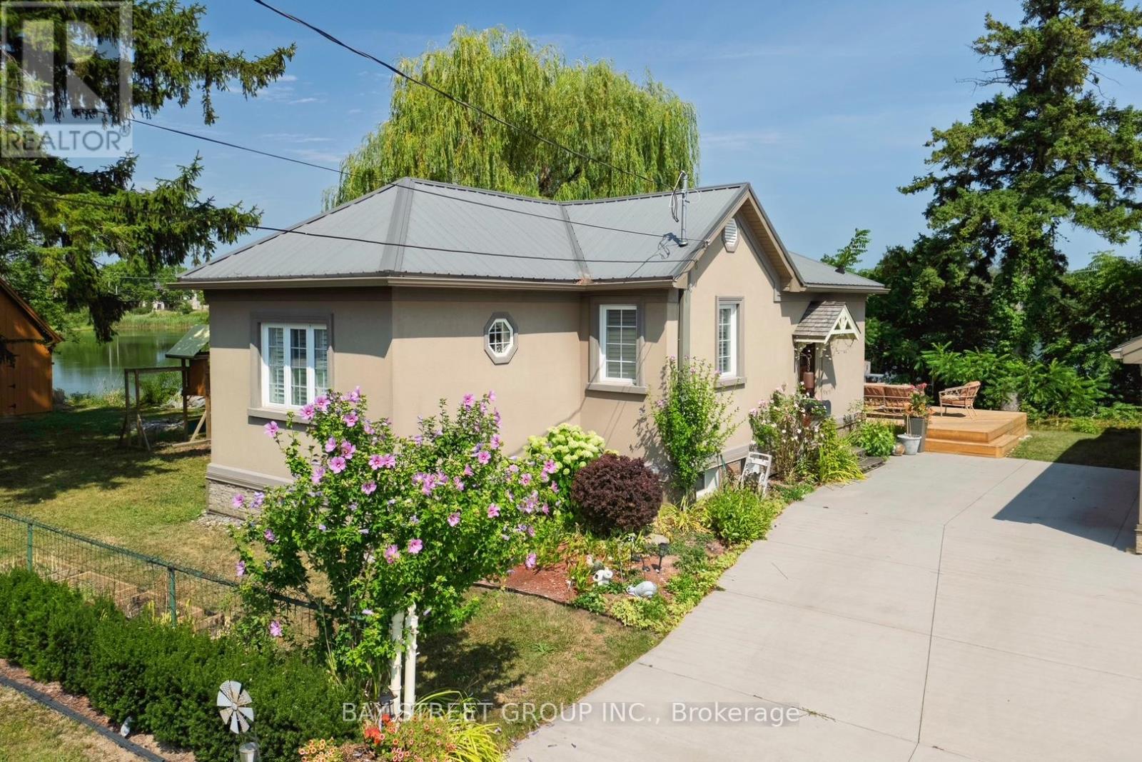 14 Marlatts Road, Thorold, Ontario  L2V 1N1 - Photo 4 - X12589290