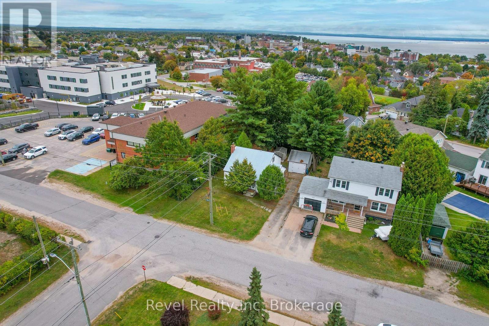 707 Bloem Street, North Bay, Ontario  P1B 4Z5 - Photo 43 - X12527508