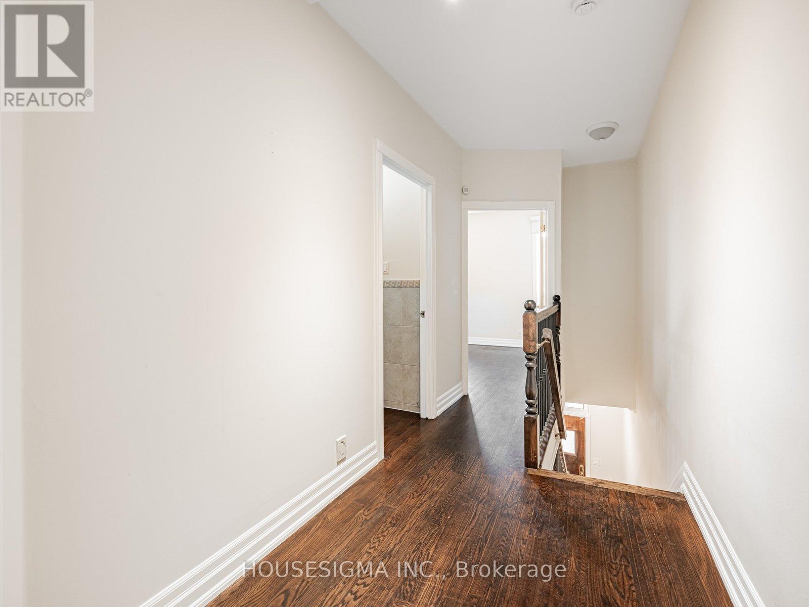 Upper - 529 Crawford Street, Toronto, Ontario  M6G 3J9 - Photo 10 - C12589284