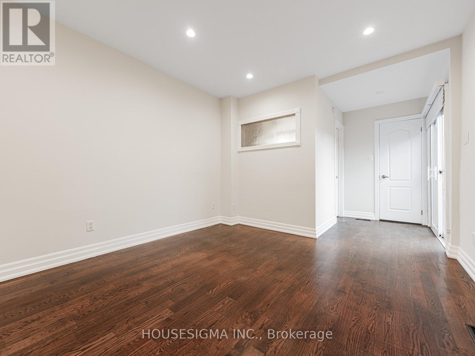 Upper - 529 Crawford Street, Toronto, Ontario  M6G 3J9 - Photo 16 - C12589284