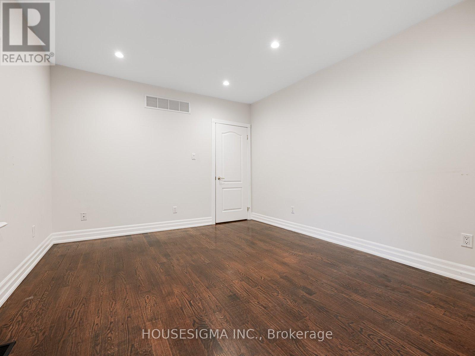 Upper - 529 Crawford Street, Toronto, Ontario  M6G 3J9 - Photo 18 - C12589284