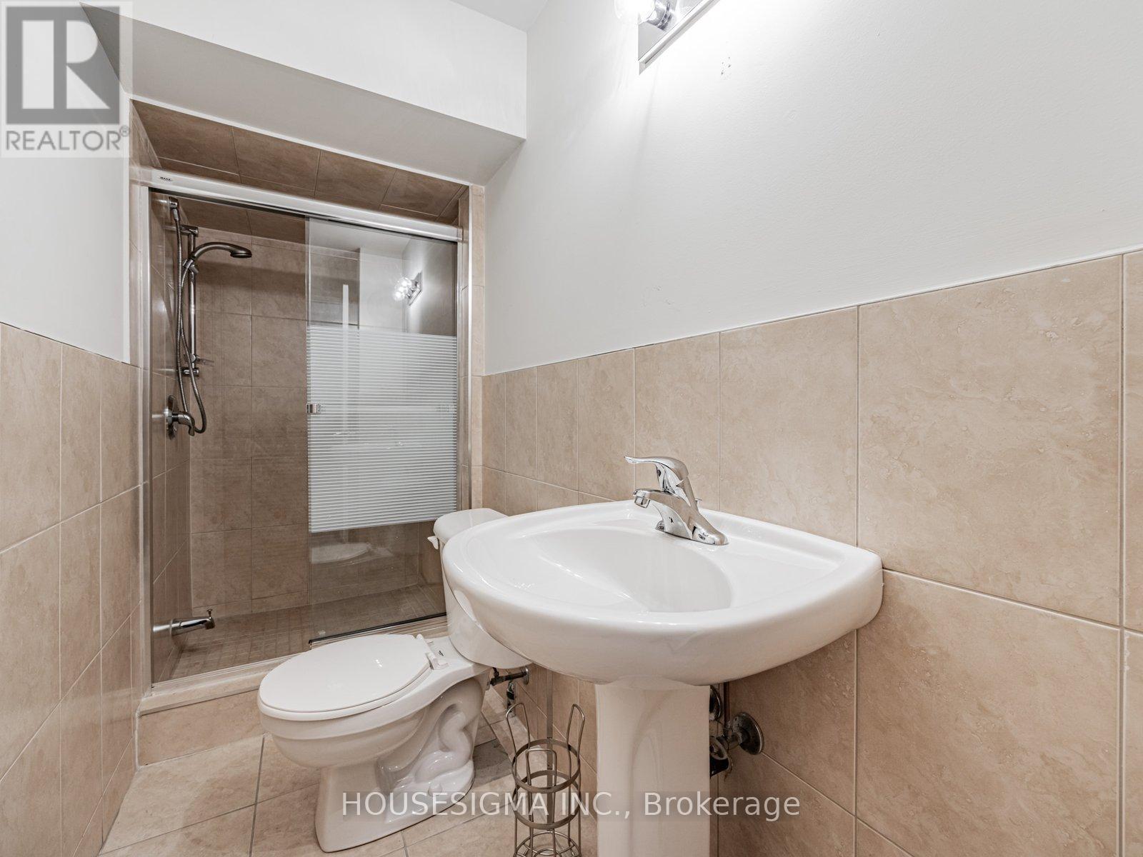 Upper - 529 Crawford Street, Toronto, Ontario  M6G 3J9 - Photo 21 - C12589284