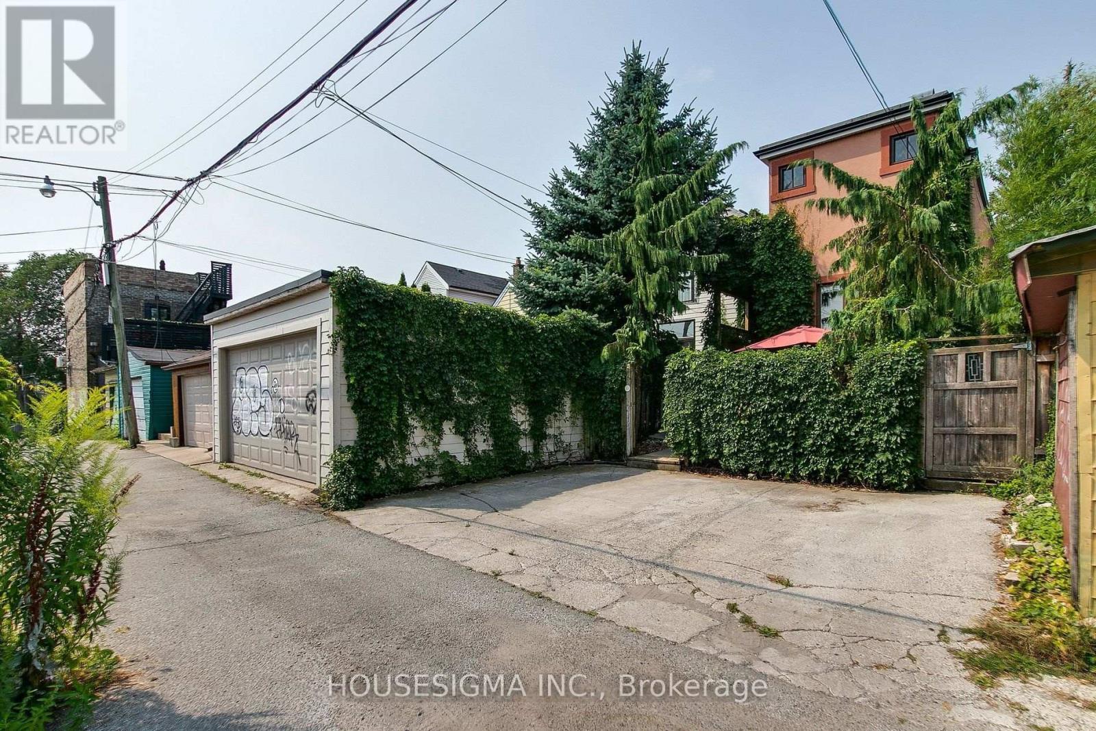 Upper - 529 Crawford Street, Toronto, Ontario  M6G 3J9 - Photo 25 - C12589284