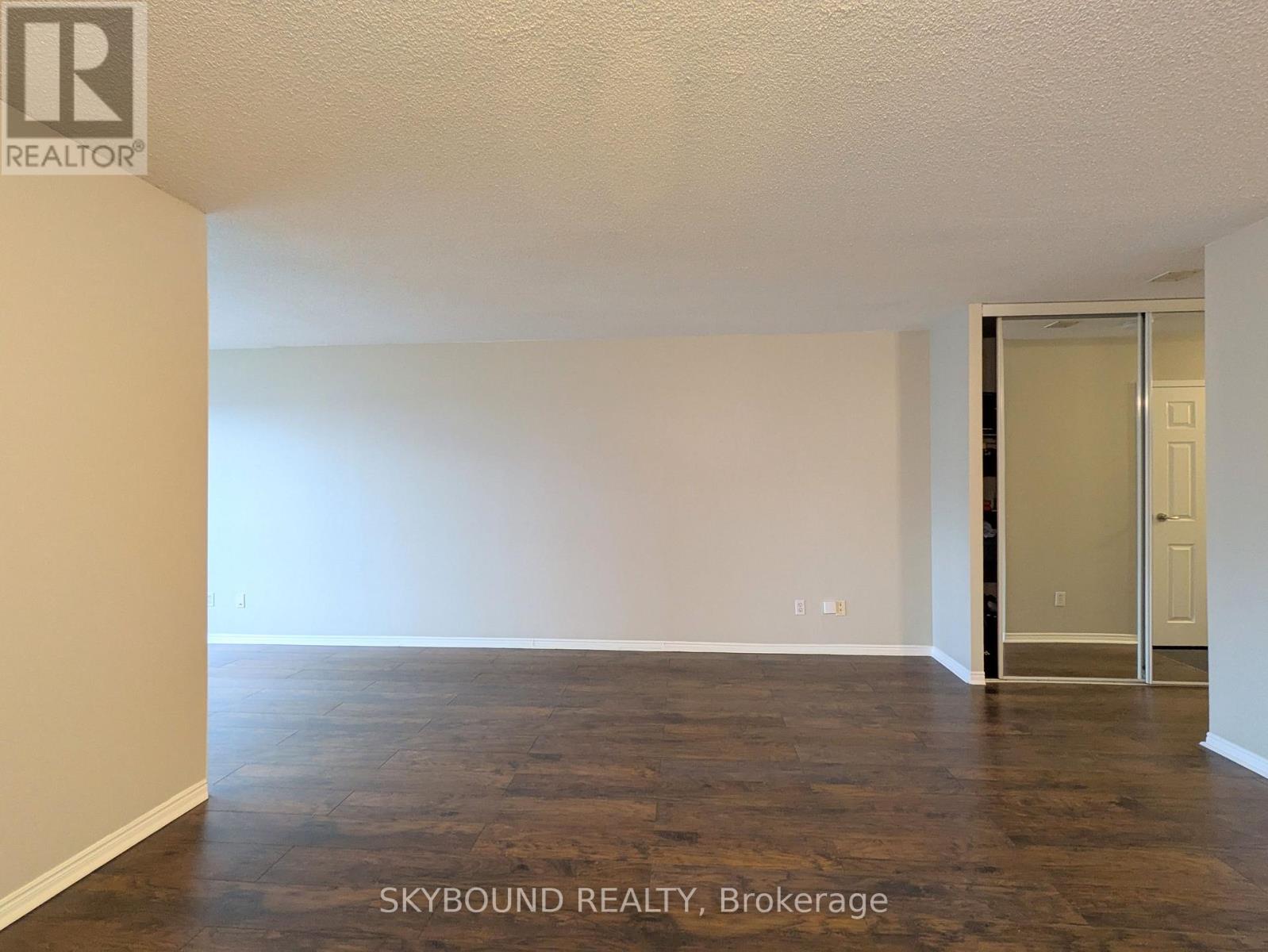 2201 - 25 The Esplanade, Toronto, Ontario  M5E 1W5 - Photo 15 - C12589304