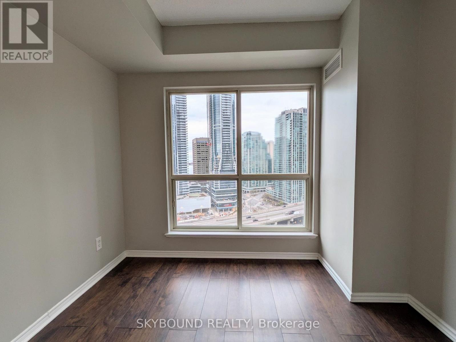 2201 - 25 The Esplanade, Toronto, Ontario  M5E 1W5 - Photo 21 - C12589304