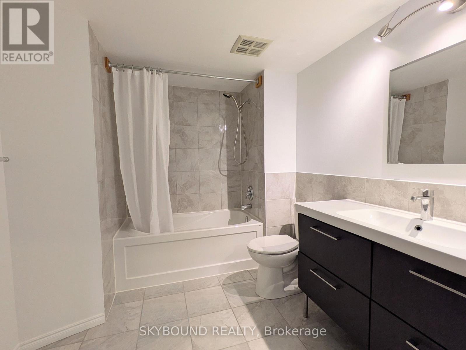 2201 - 25 The Esplanade, Toronto, Ontario  M5E 1W5 - Photo 28 - C12589304