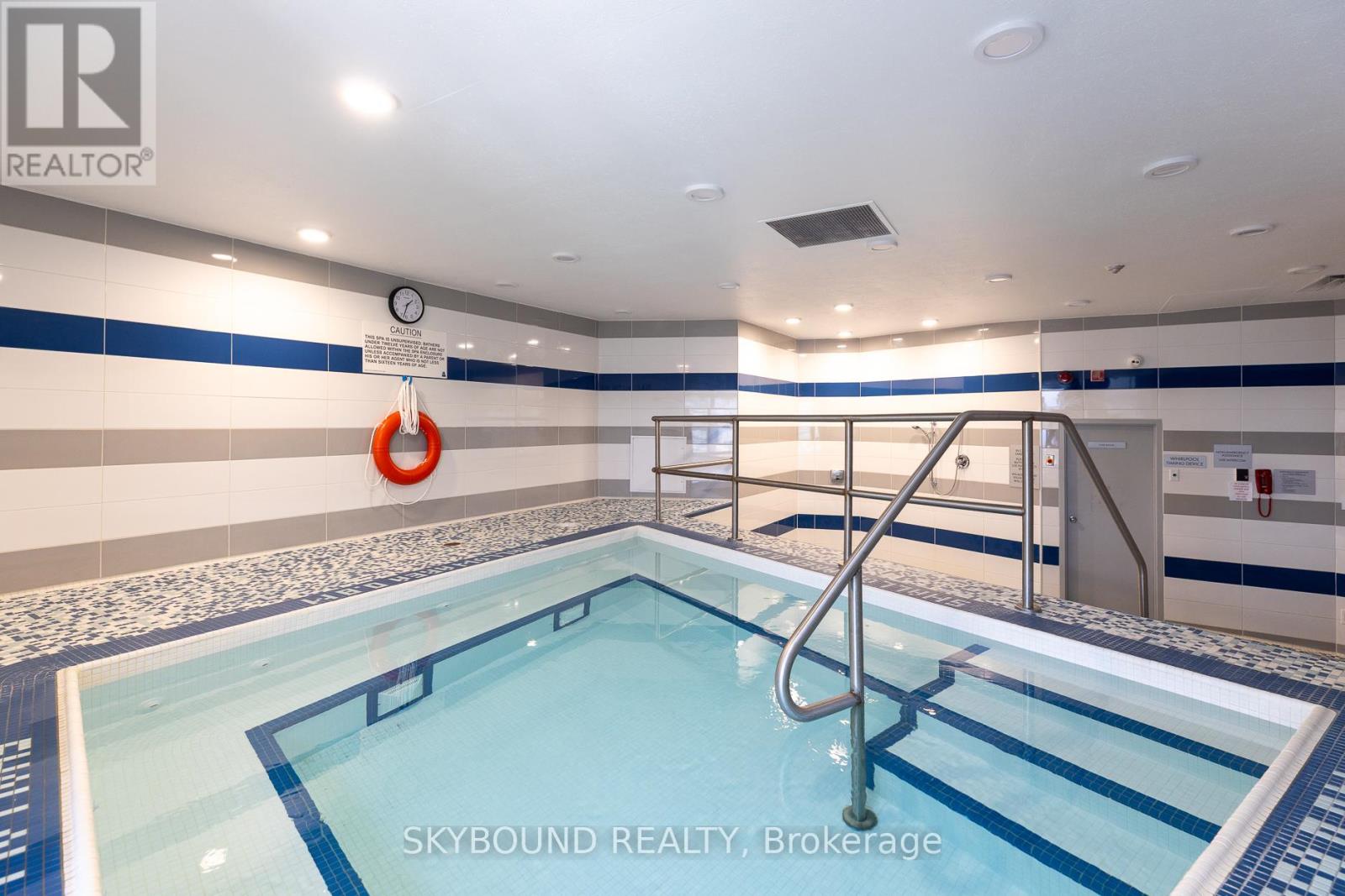 2201 - 25 The Esplanade, Toronto, Ontario  M5E 1W5 - Photo 30 - C12589304