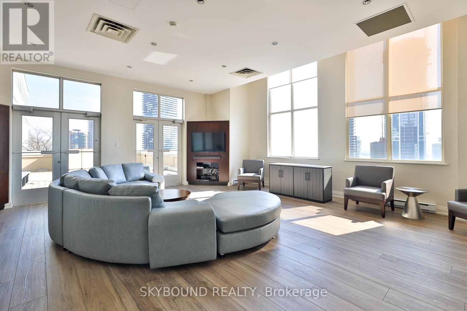 2201 - 25 The Esplanade, Toronto, Ontario  M5E 1W5 - Photo 33 - C12589304