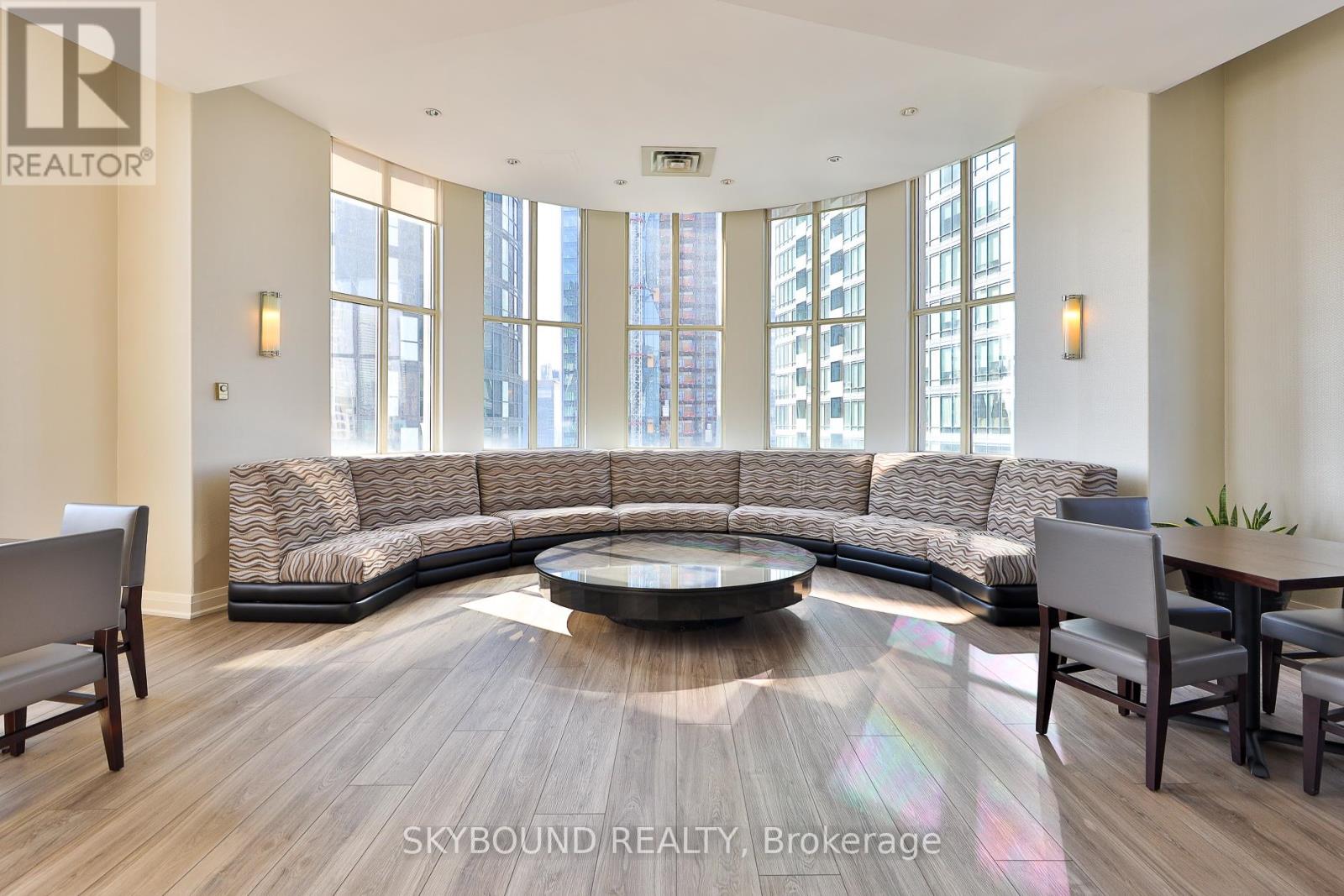 2201 - 25 The Esplanade, Toronto, Ontario  M5E 1W5 - Photo 35 - C12589304