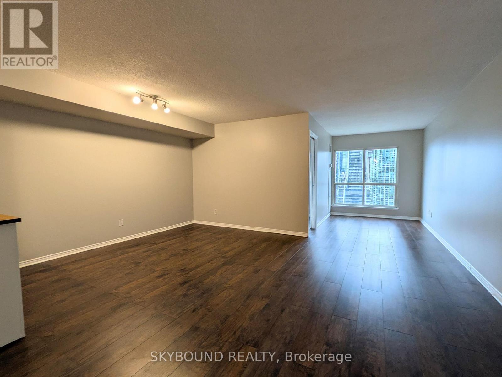 2201 - 25 The Esplanade, Toronto, Ontario  M5E 1W5 - Photo 5 - C12589304