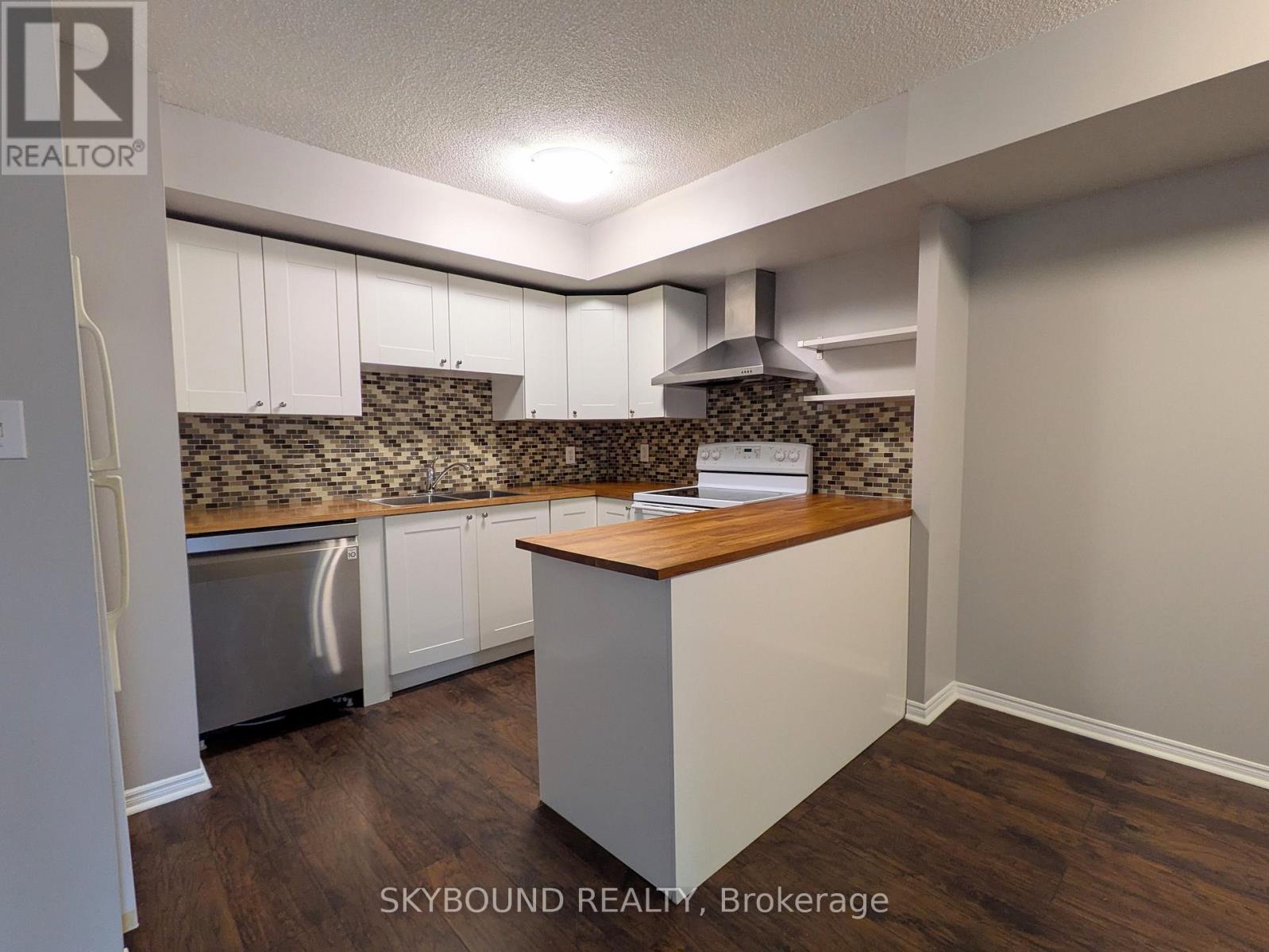 2201 - 25 The Esplanade, Toronto, Ontario  M5E 1W5 - Photo 9 - C12589304