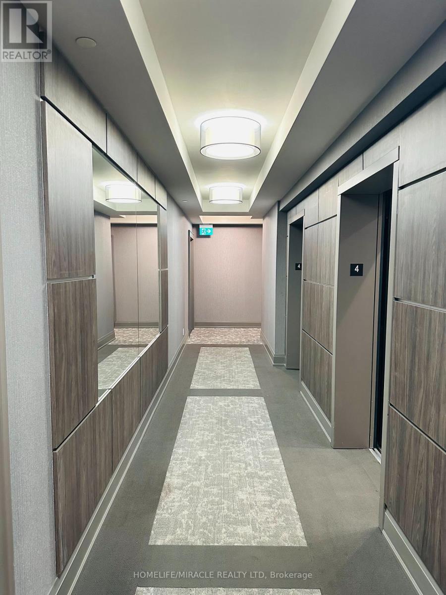 707 - 15 Lynch Street, Brampton, Ontario  L6W 2Z8 - Photo 3 - W12588618