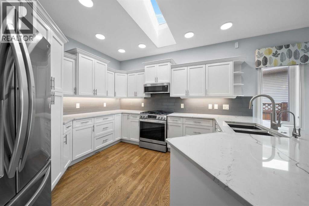 27 Irving Crescent, Red Deer, Alberta  T4R 3R9 - Photo 4 - A2250181