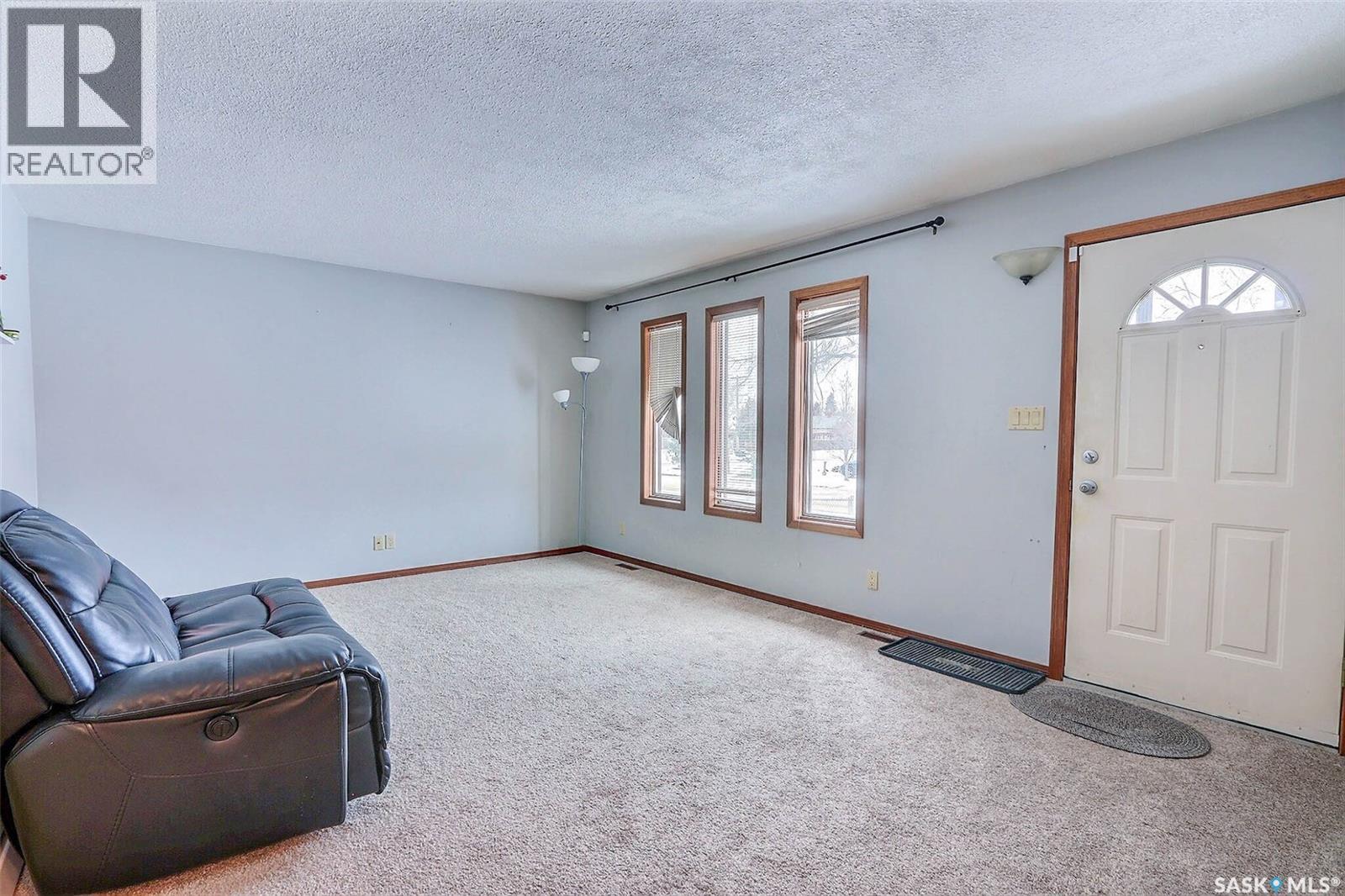 517 12th Street E, Prince Albert, Saskatchewan  S6V 1C5 - Photo 2 - SK024749