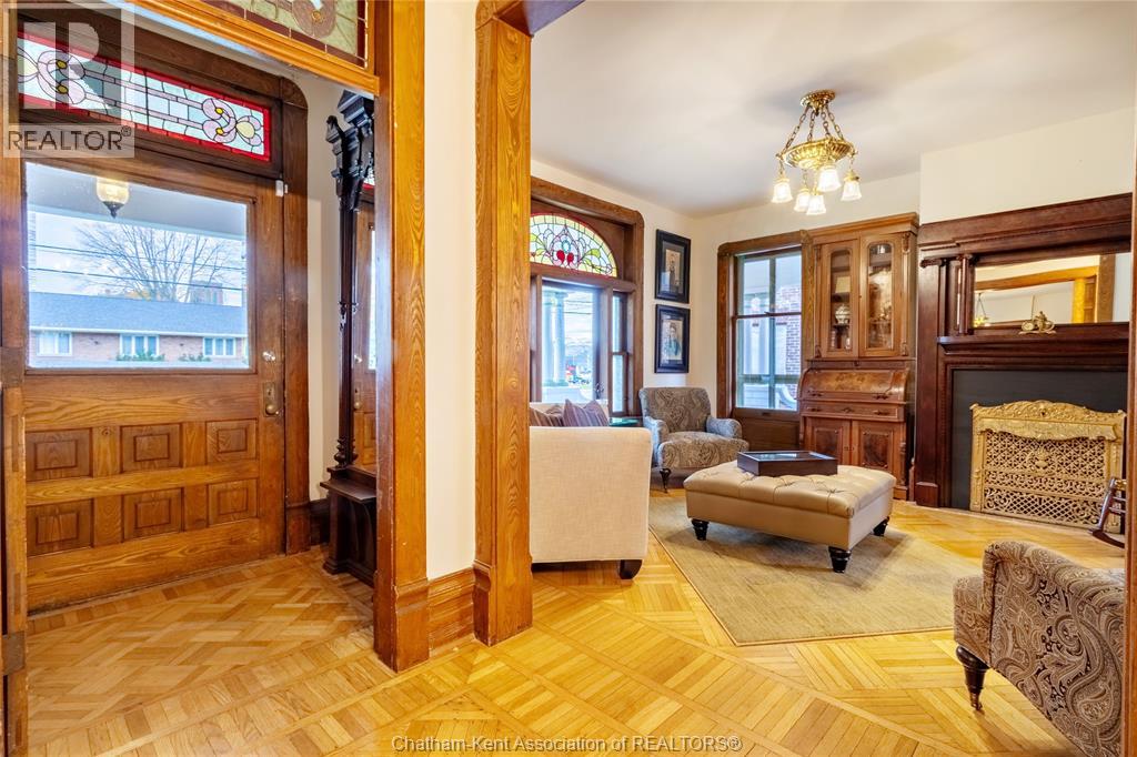 129 William Street South, Chatham, Ontario  N7M 4S7 - Photo 6 - 25030683