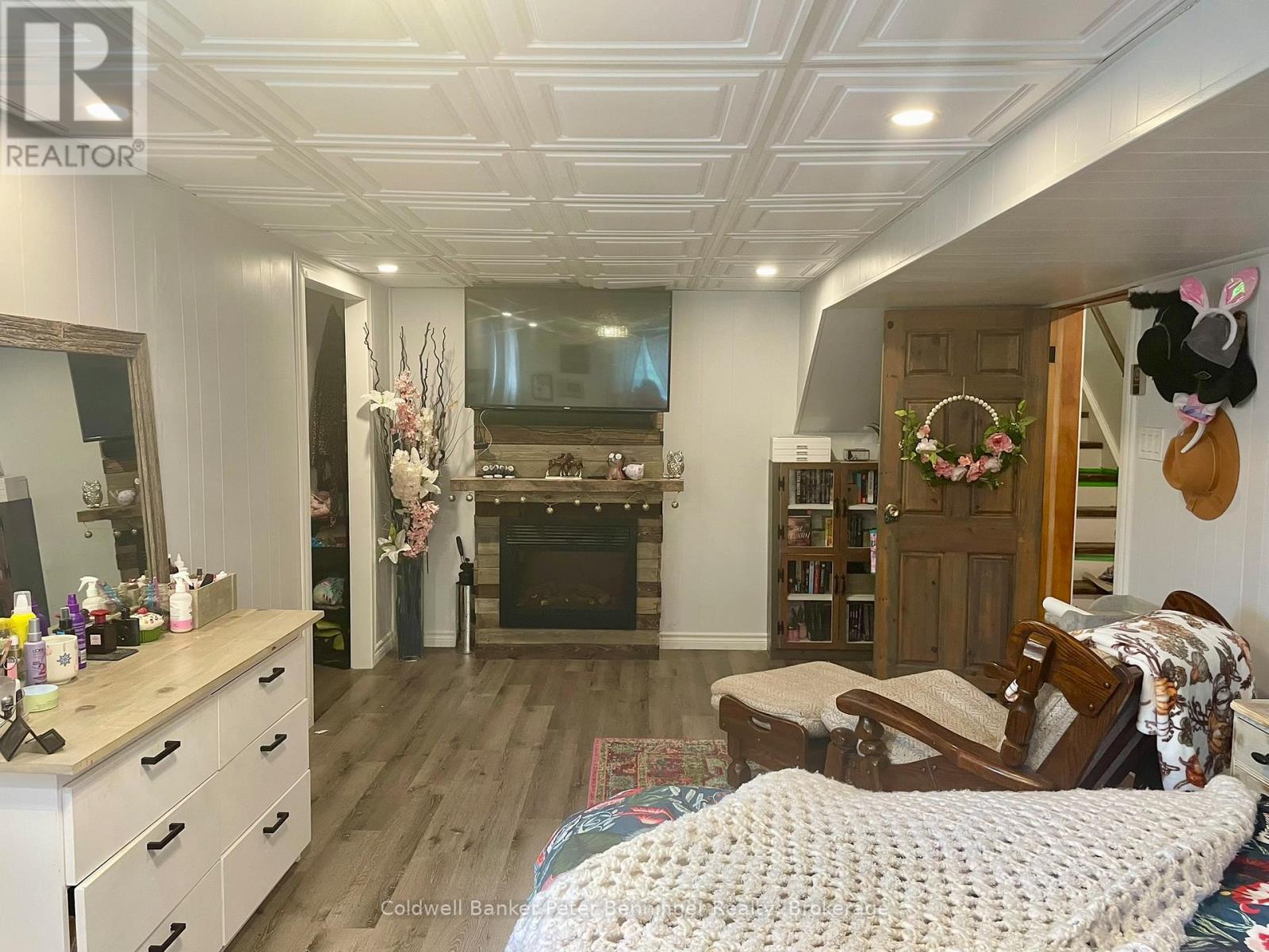 77 2nd Street Crescent, Hanover, Ontario N4N 3K3 - Photo 35 - X12207623