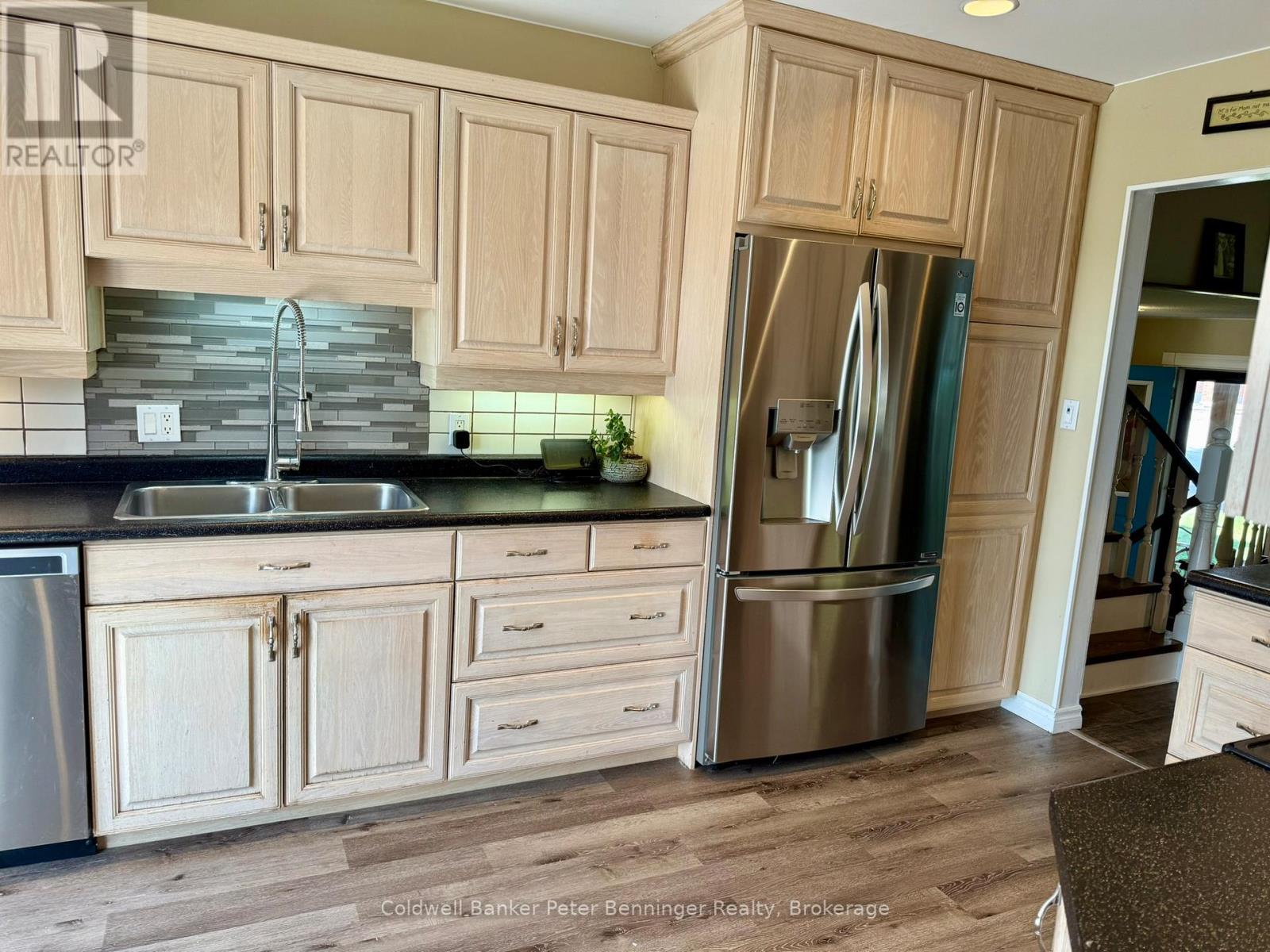 77 2nd Street Crescent, Hanover, Ontario N4N 3K3 - Photo 9 - X12207623