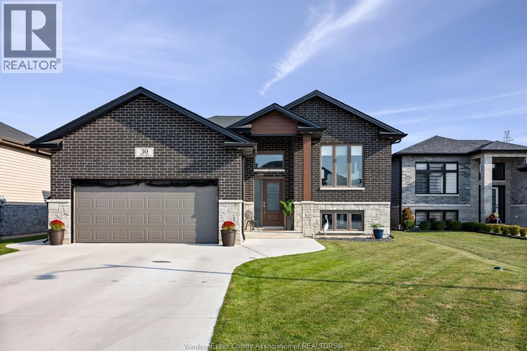 MLS# 25030833: 30 HAWTHORNE, Tilbury, Canada