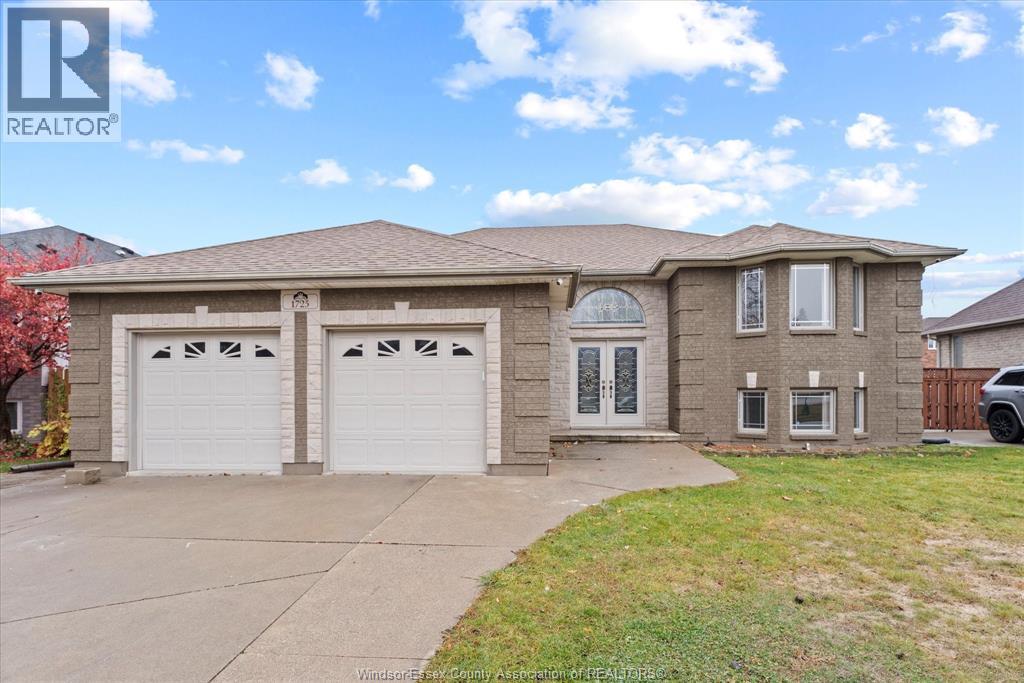 MLS# 25030830: 1725 ASKIN Unit# LOWER, Windsor, Canada