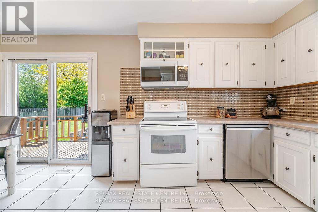 583 Moorelands Crescent, Milton, Ontario  L9T 4B3 - Photo 14 - W12589306