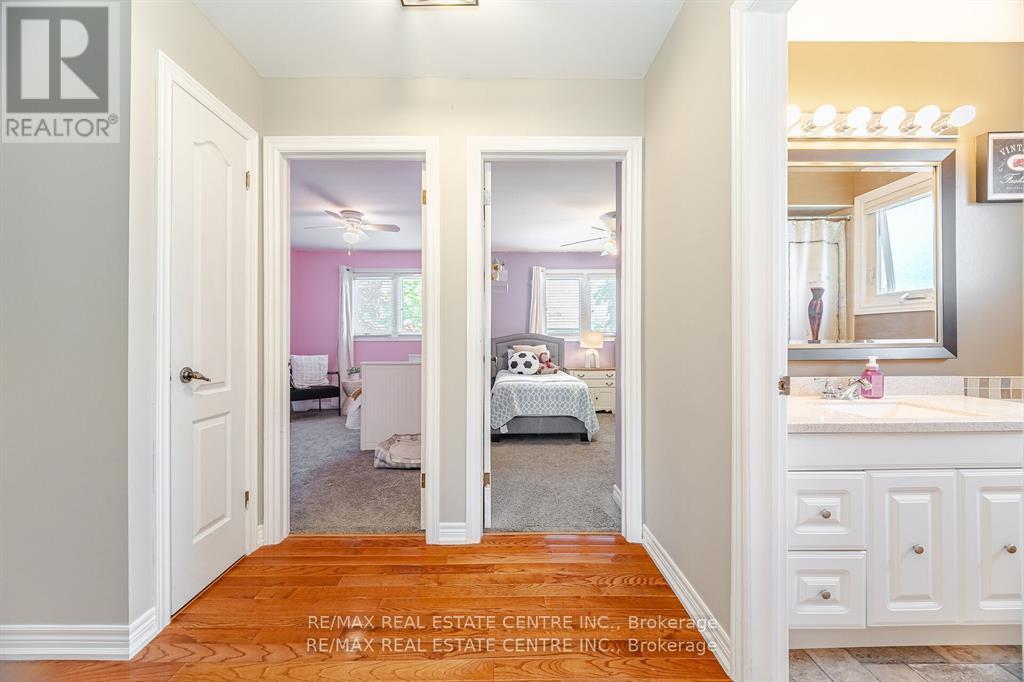 583 Moorelands Crescent, Milton, Ontario  L9T 4B3 - Photo 24 - W12589306