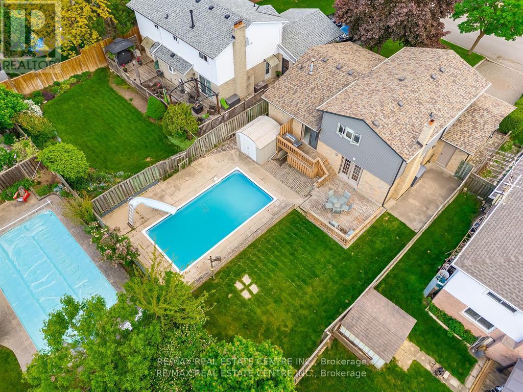 583 Moorelands Crescent, Milton, Ontario  L9T 4B3 - Photo 3 - W12589306