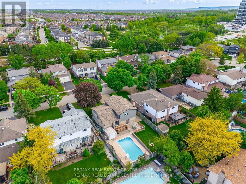 583 Moorelands Crescent, Milton, Ontario  L9T 4B3 - Photo 43 - W12589306