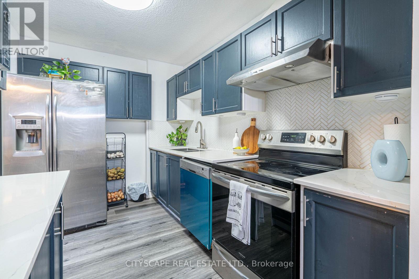 115 - 2121 Roche Court, Mississauga, Ontario  L5K 2C7 - Photo 14 - W12589308