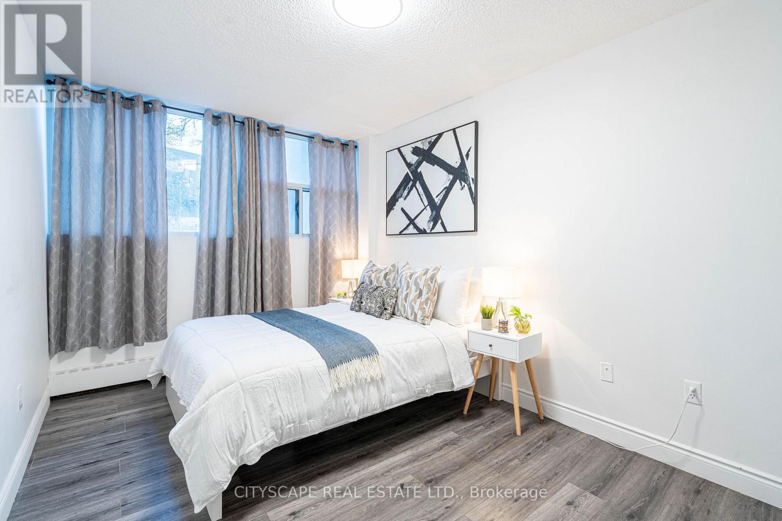 115 - 2121 Roche Court, Mississauga, Ontario  L5K 2C7 - Photo 16 - W12589308