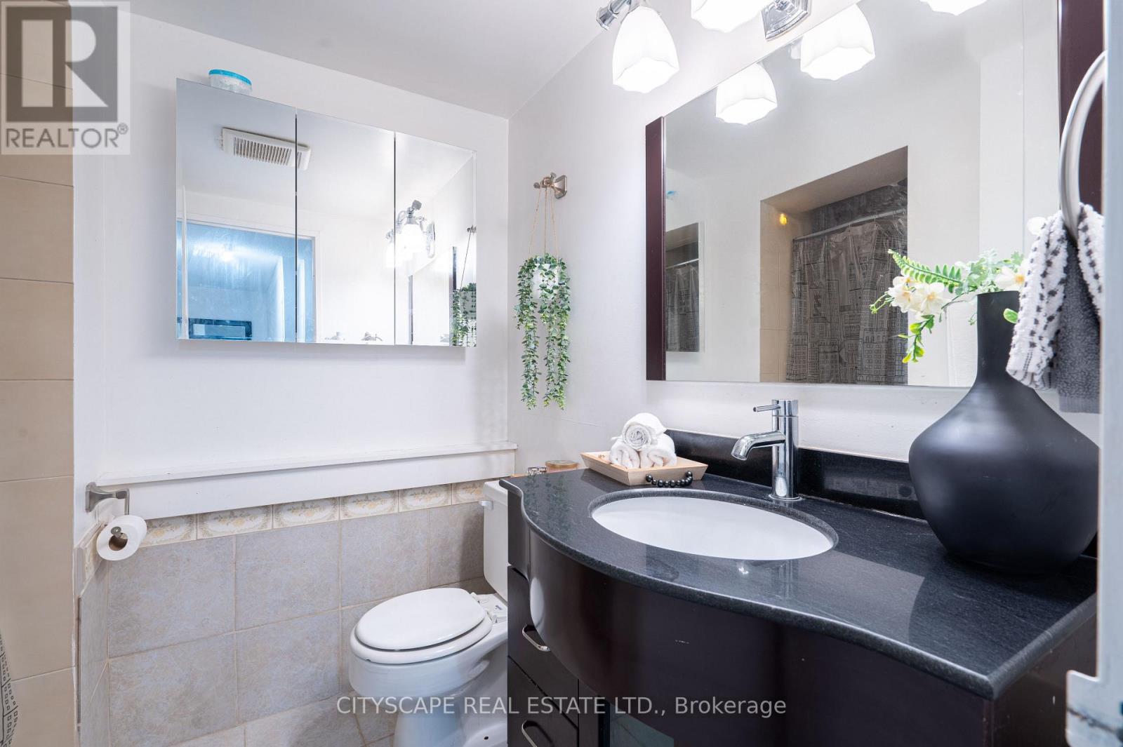 115 - 2121 Roche Court, Mississauga, Ontario  L5K 2C7 - Photo 28 - W12589308