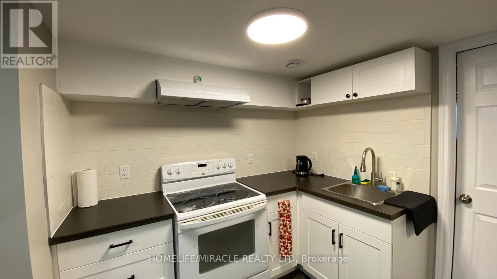 Bsmt - 2256 Stanley Avenue, Niagara Falls, Ontario L2J 0C8 - Photo 5 - X12586394