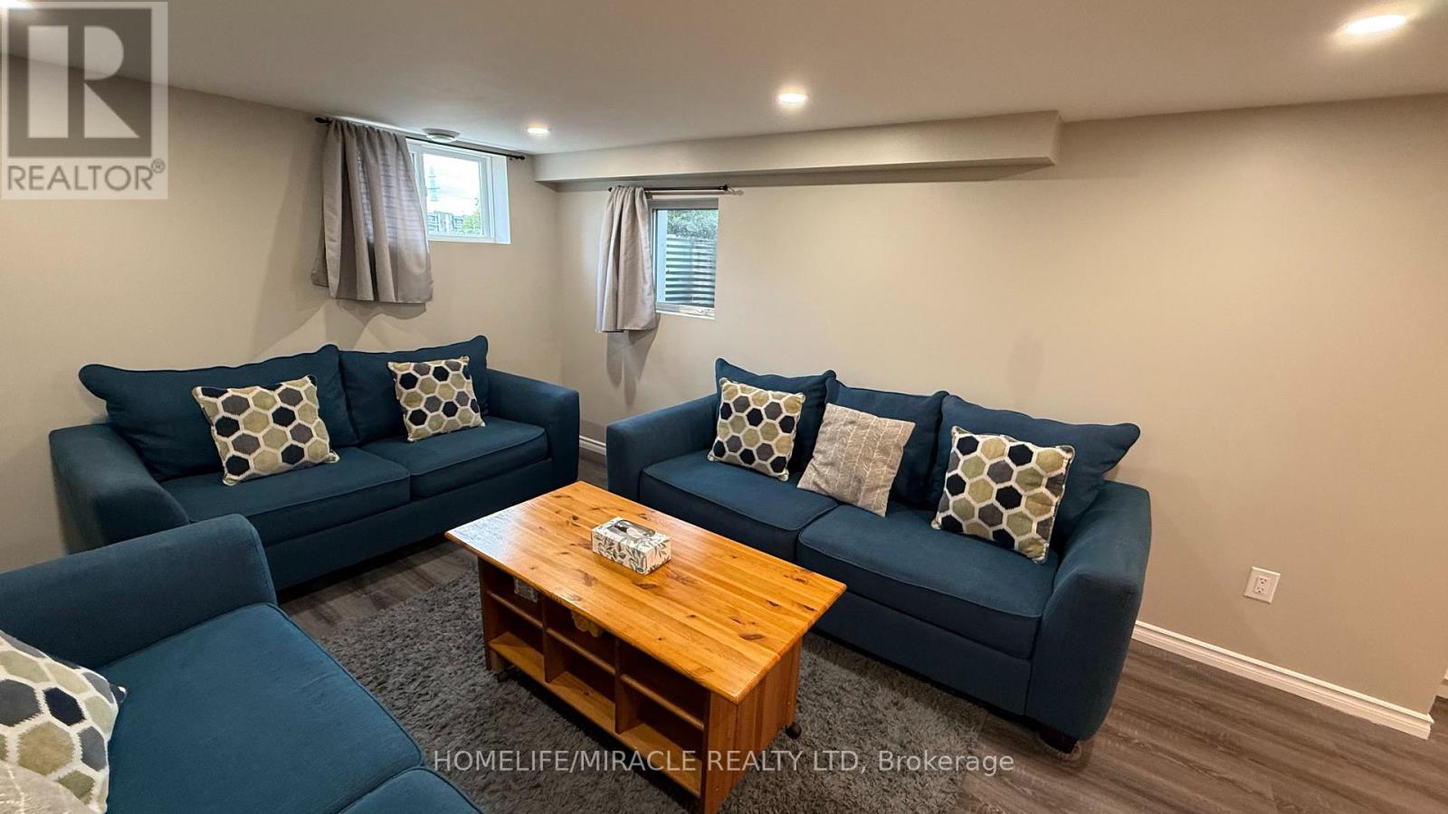 Bsmt - 2256 Stanley Avenue, Niagara Falls, Ontario L2J 0C8 - Photo 3 - X12586394