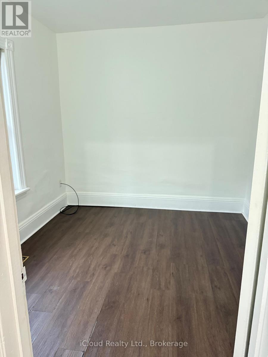 3rd Flr - 5 Caithness Street W, Haldimand, Ontario  N3W 1B7 - Photo 16 - X12507094