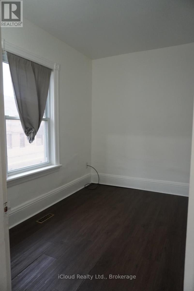 3rd Flr - 5 Caithness Street W, Haldimand, Ontario  N3W 1B7 - Photo 17 - X12507094