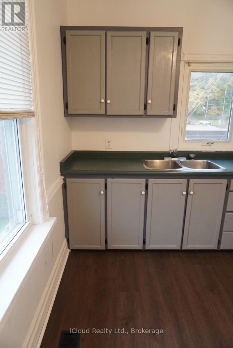 3rd Flr - 5 Caithness Street W, Haldimand, Ontario  N3W 1B7 - Photo 18 - X12507094