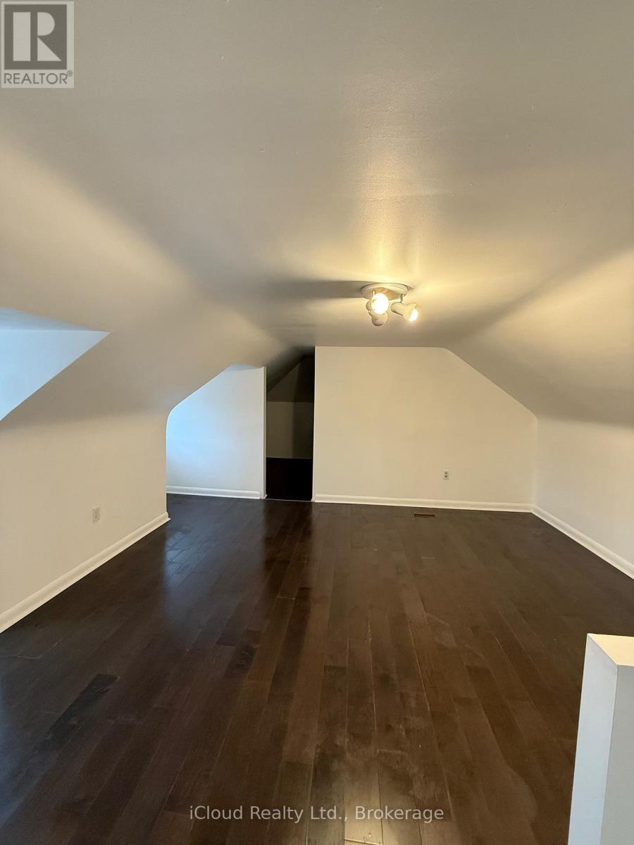 3rd Flr - 5 Caithness Street W, Haldimand, Ontario  N3W 1B7 - Photo 2 - X12507094