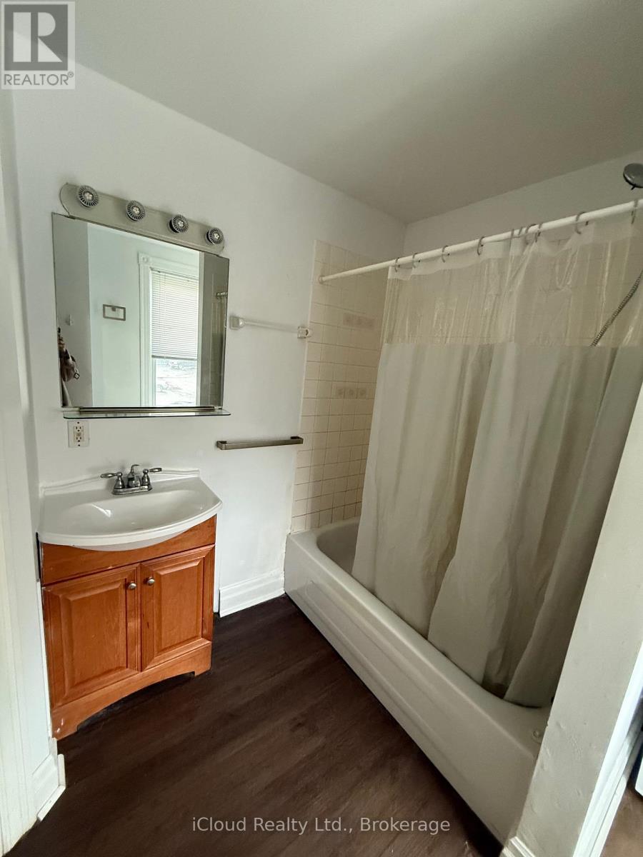 3rd Flr - 5 Caithness Street W, Haldimand, Ontario  N3W 1B7 - Photo 20 - X12507094