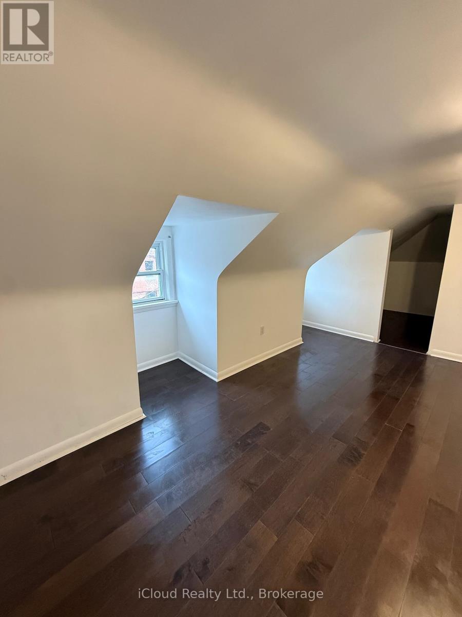 3rd Flr - 5 Caithness Street W, Haldimand, Ontario  N3W 1B7 - Photo 3 - X12507094