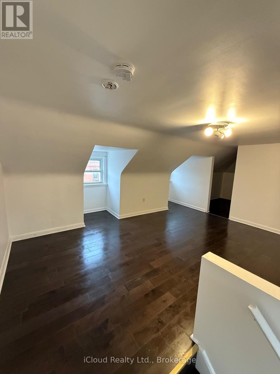 3rd Flr - 5 Caithness Street W, Haldimand, Ontario  N3W 1B7 - Photo 6 - X12507094