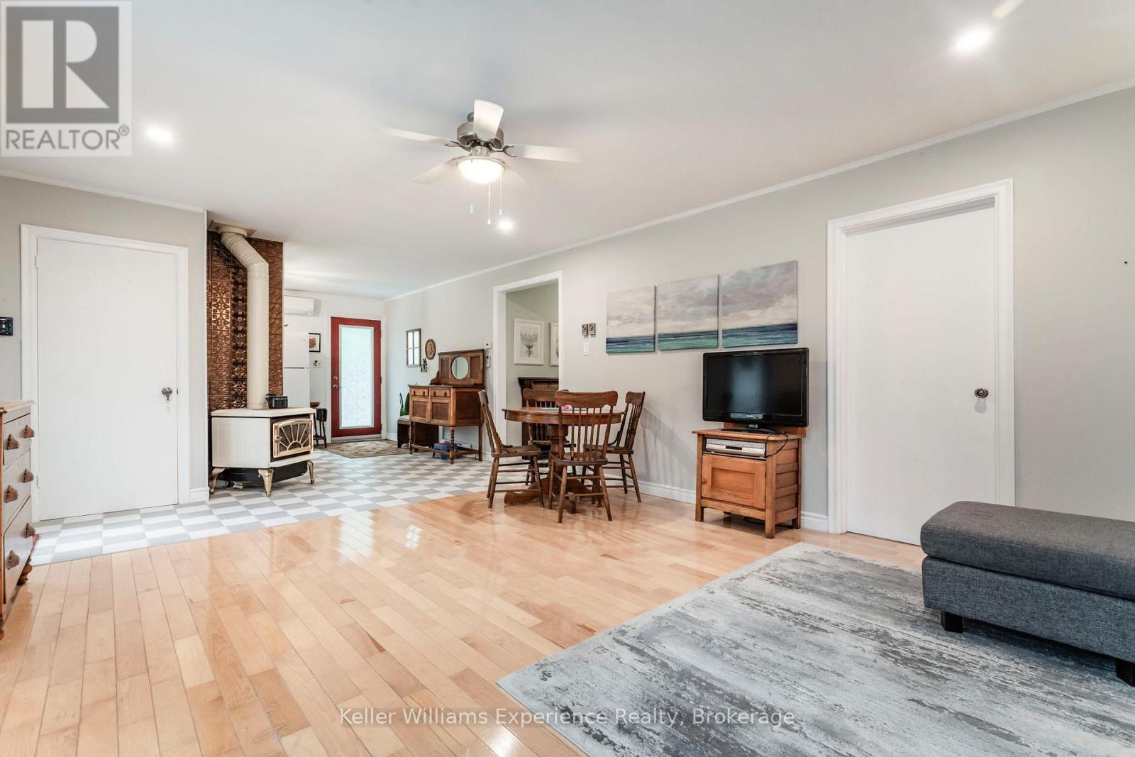 9 Harras Avenue, Tiny, Ontario  L0L 2J0 - Photo 11 - S12589394