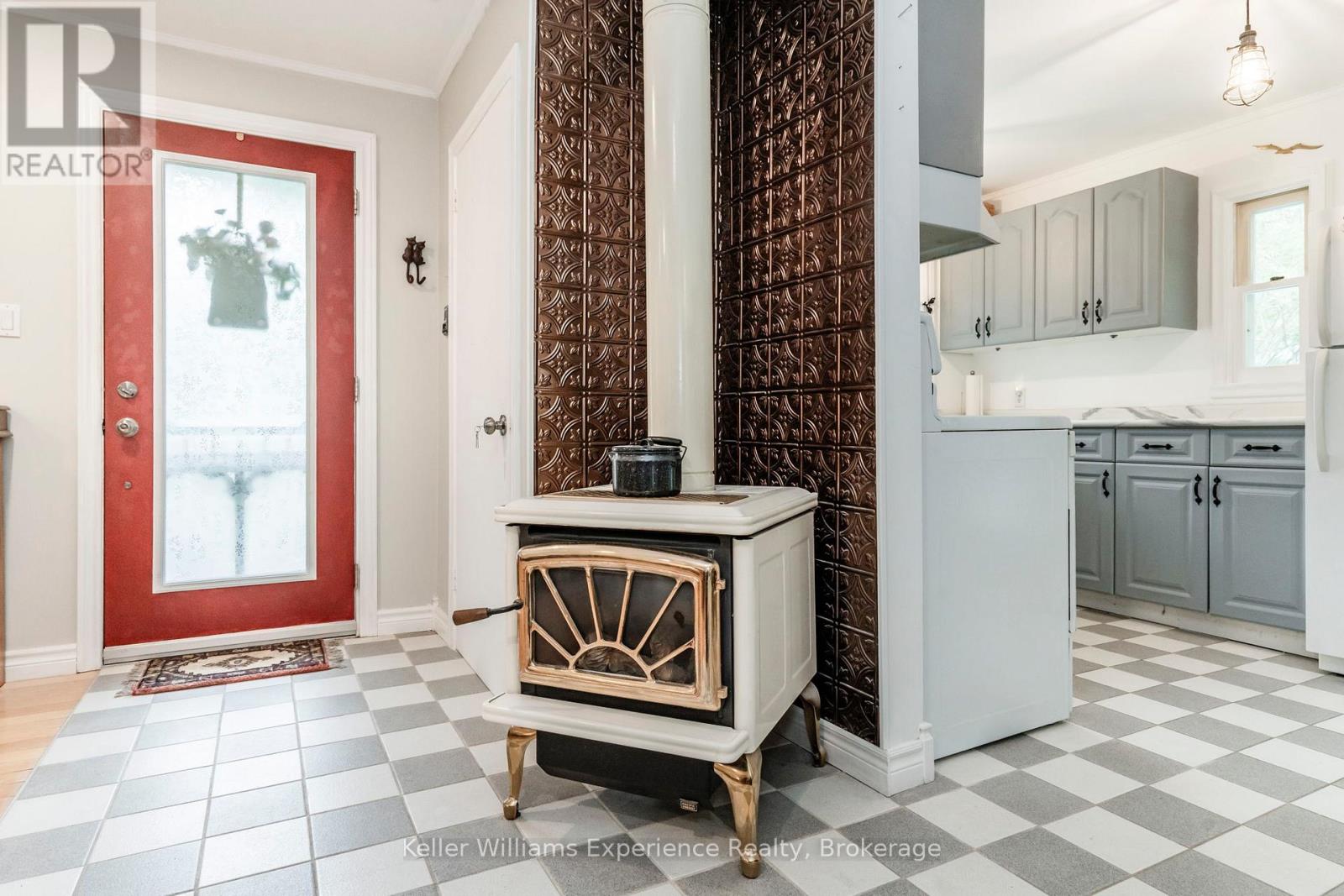 9 Harras Avenue, Tiny, Ontario  L0L 2J0 - Photo 13 - S12589394