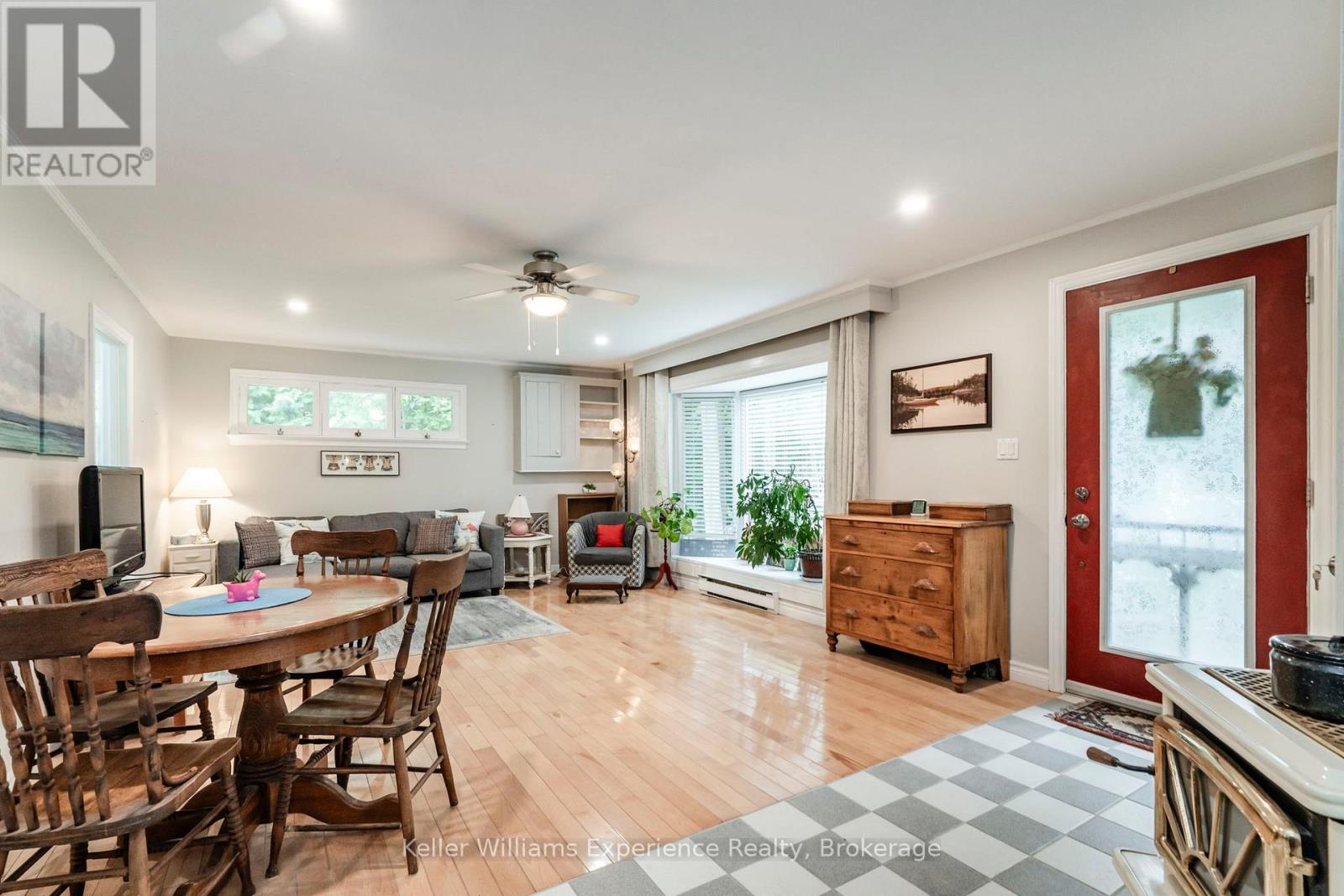 9 Harras Avenue, Tiny, Ontario  L0L 2J0 - Photo 4 - S12589394