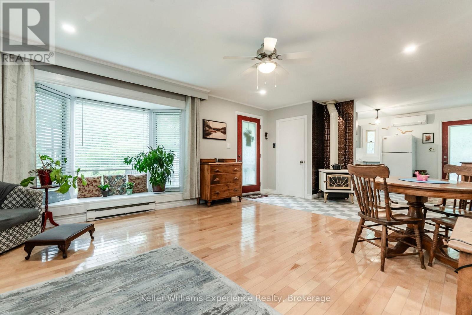 9 Harras Avenue, Tiny, Ontario  L0L 2J0 - Photo 8 - S12589394