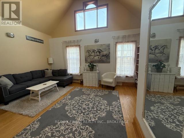 166 Queen Street, Kingston (East Of Sir John A. Blvd), Ontario  K7K 1B1 - Photo 17 - X12589320