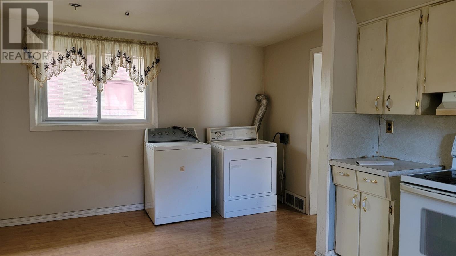 52 Edinburgh St, Sault Ste. Marie, Ontario P6A 1K7 - Photo 9 - SM253377