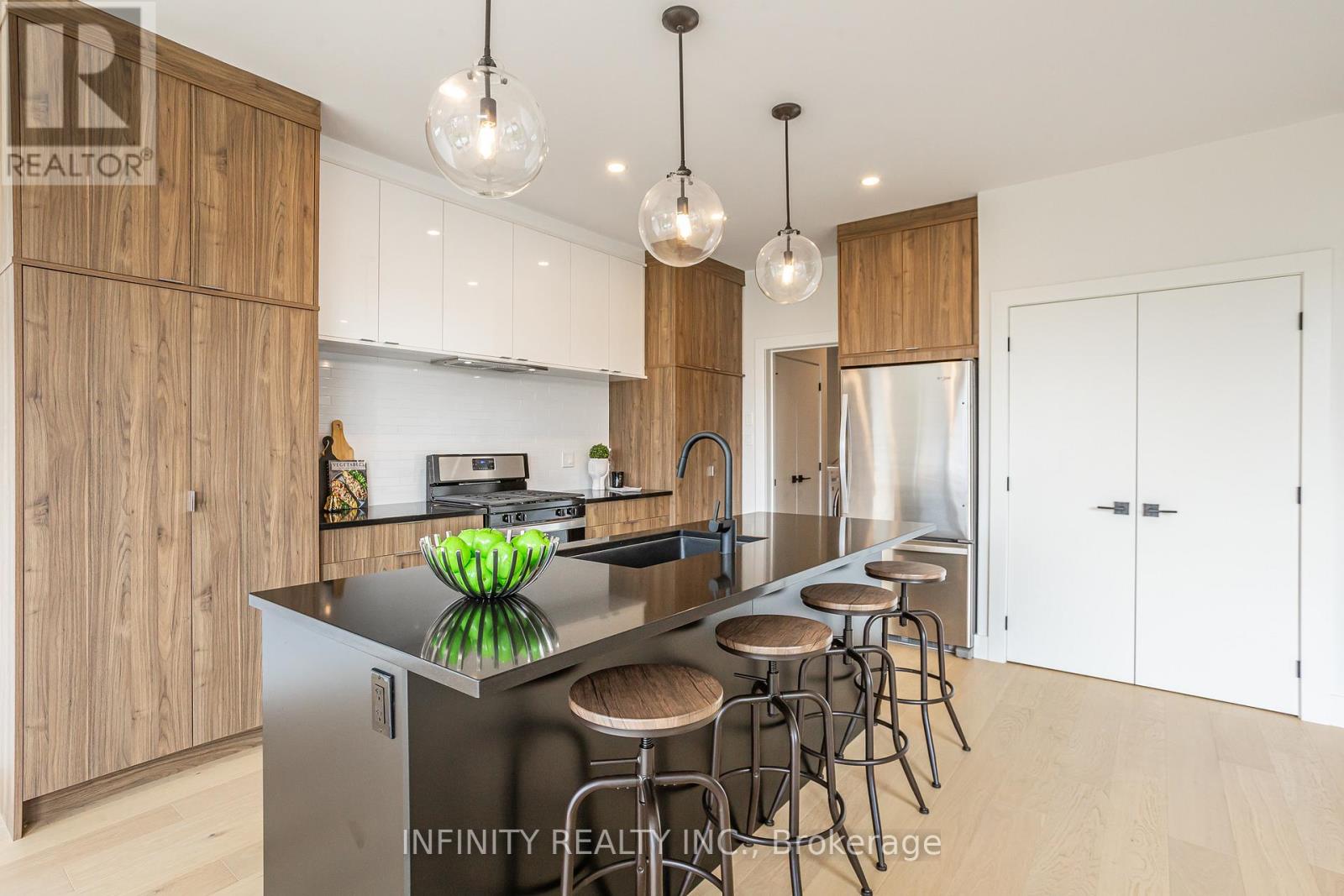 157 Crestview Drive, Middlesex Centre, Ontario  N0L 1R0 - Photo 13 - X12589390