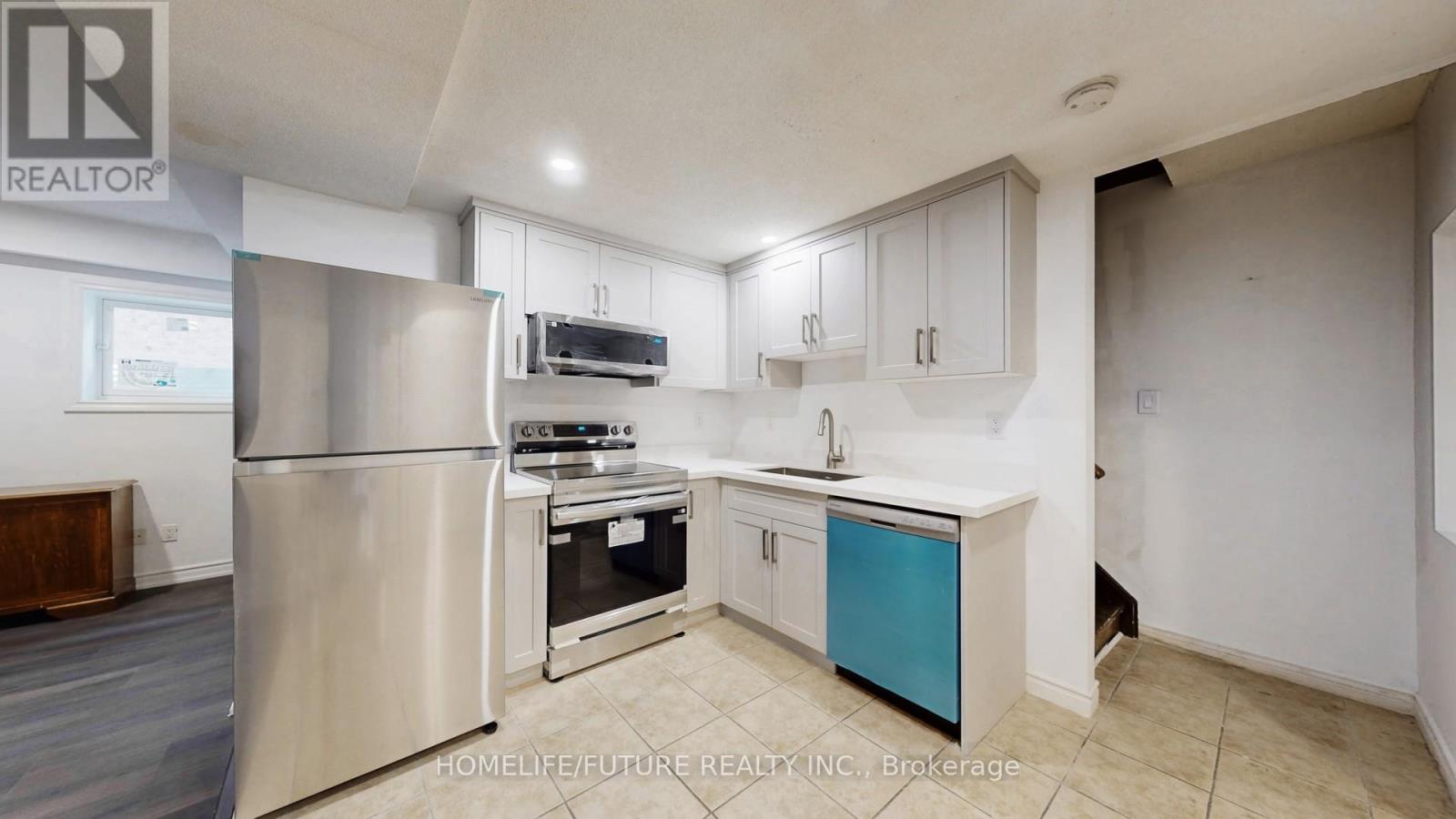 Bsmt Unit 2 - 75 Silver Rose Crescent, Markham, Ontario L6C 1W6 - Photo 6 - N12560752