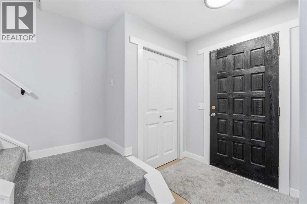 16 Cedarwood Rise Sw, Calgary, Alberta  T2W 3H9 - Photo 3 - A2273267