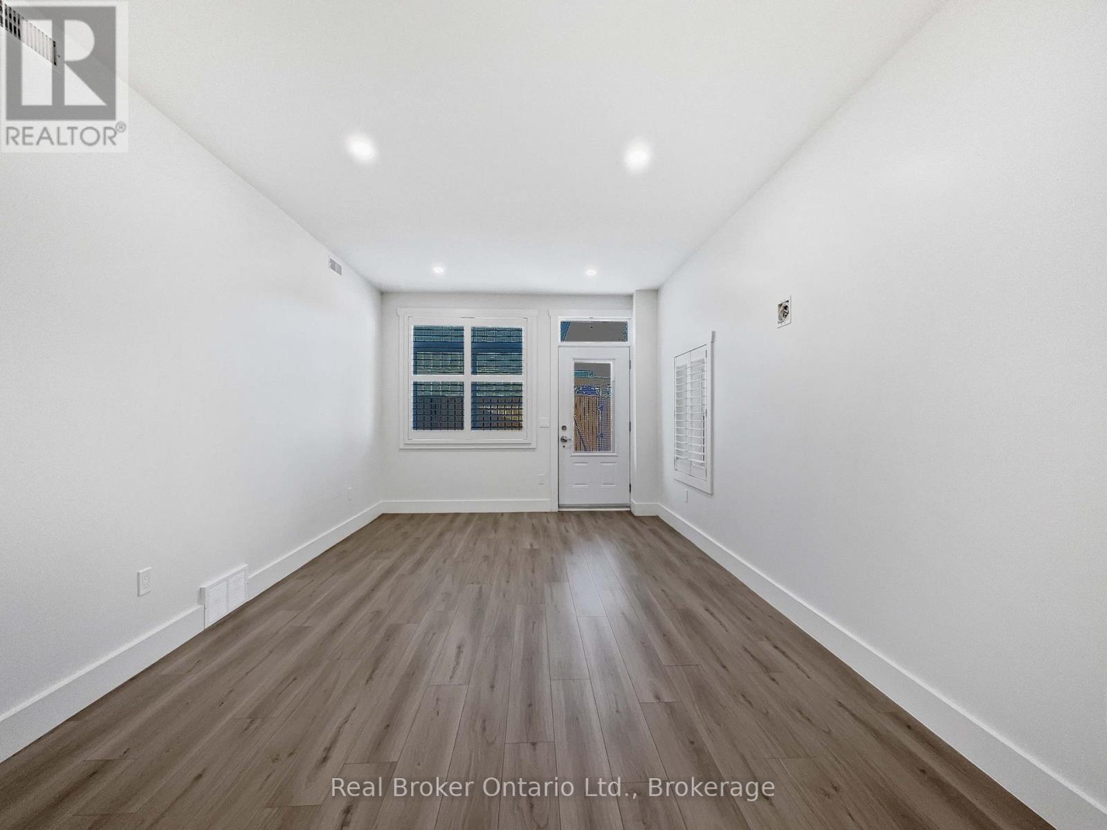 189-193 High Street, Saugeen Shores, Ontario  N0H 2L0 - Photo 32 - X12438829