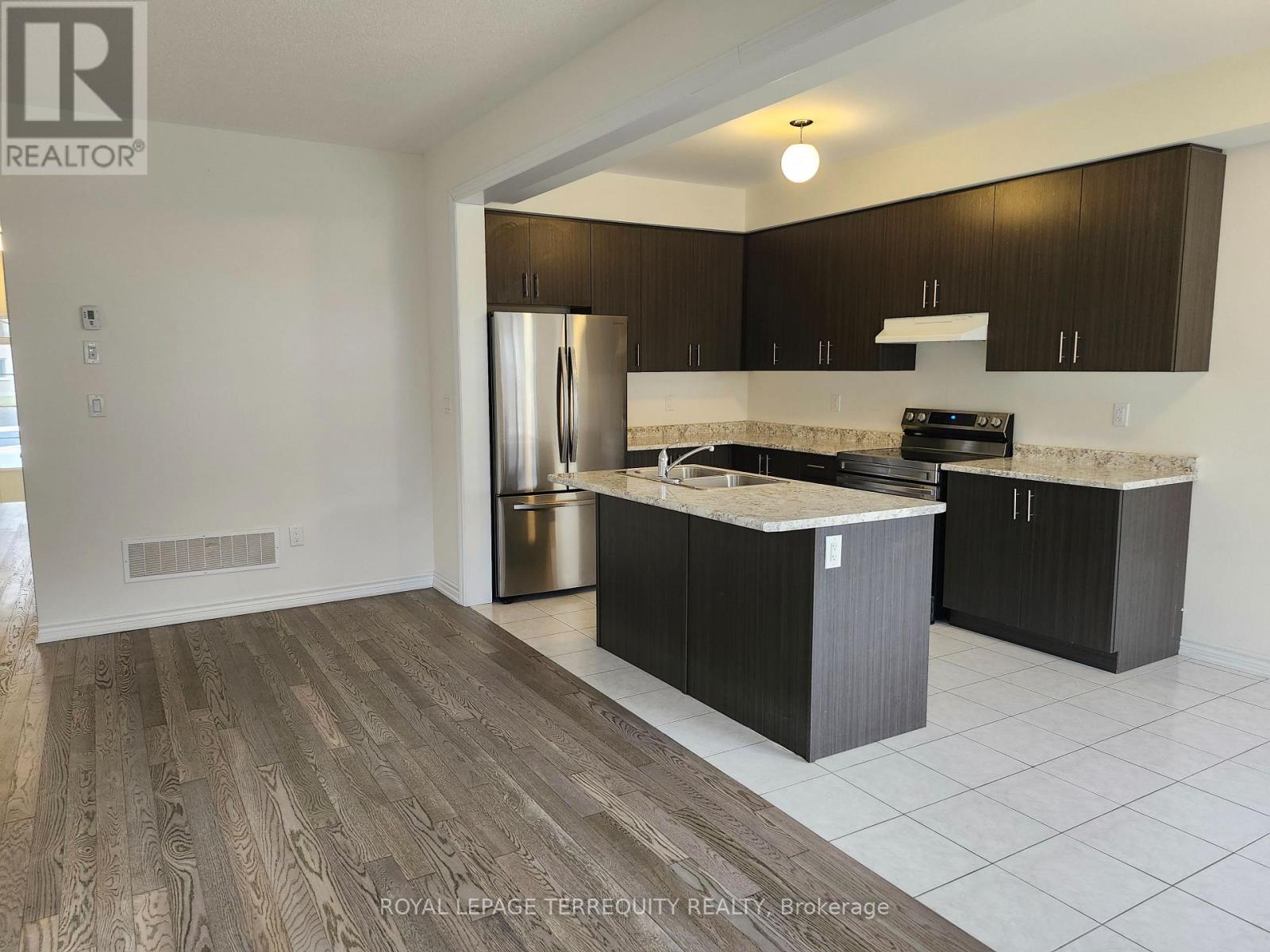 2521 Athena Path, Pickering, Ontario  L1X 2R2 - Photo 11 - E12589338